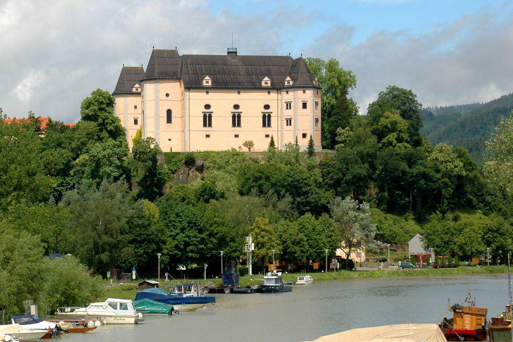 Cycling Passau-Vienna - Greinburg Castle