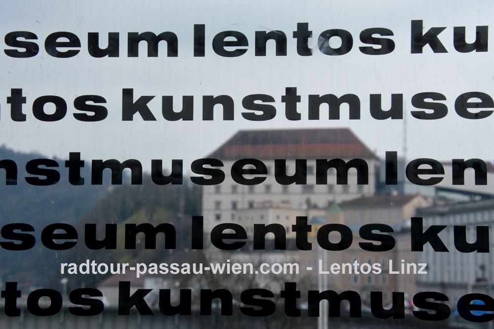 Radtour Passau-Wien - Das Lentos Kunstmuseum in Linz